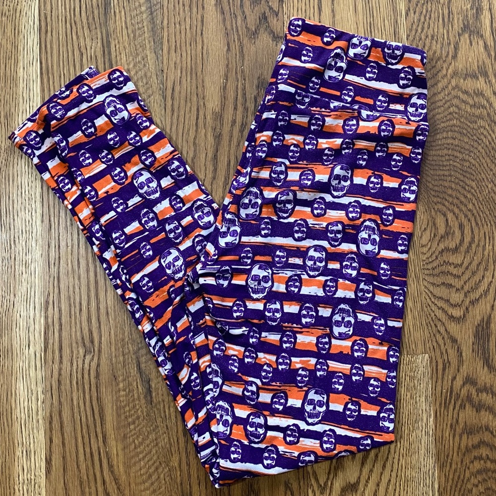 LuLaRoe One Size Skull Leggings - OS
